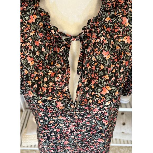 BB Dakota by Steve Madden Women's Size M Black Floral Ruffle Sleeve Blouse #0322 - Picture 5 of 13